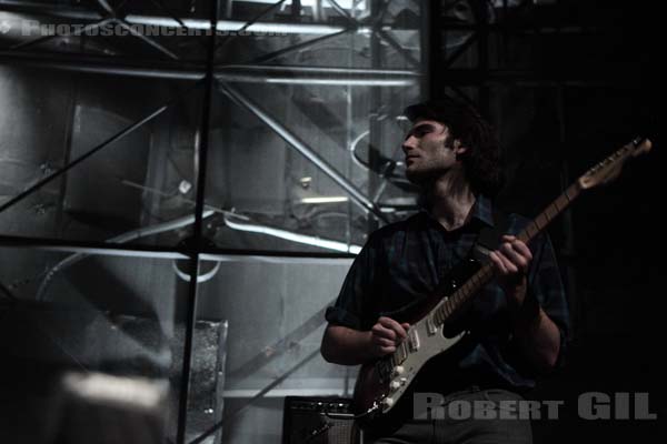 JULIAN LYNCH - 2011-05-30 - PARIS - Geode - 